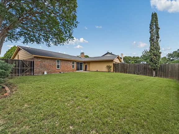 3rd image of 1908 Clemson Dr