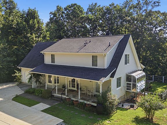 3rd image of 9600 Lakeside Way