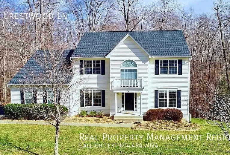 24 Crestwood Ln — Photo 1