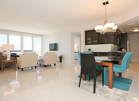 3rd image of 4001 Gulf Shore Blvd N