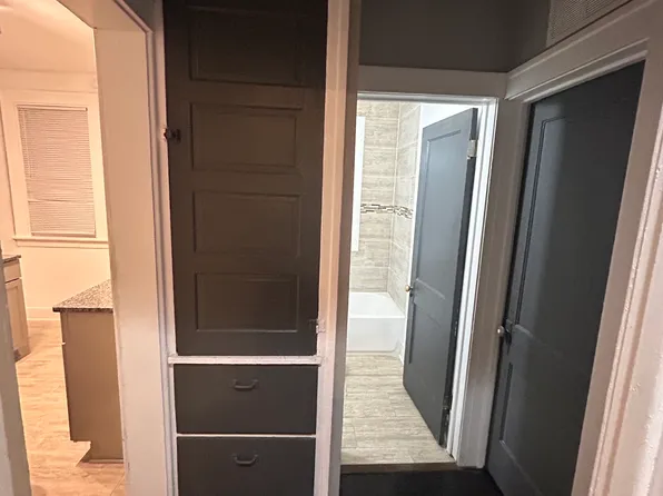 (undisclosed Address), Detroit, MI 48214