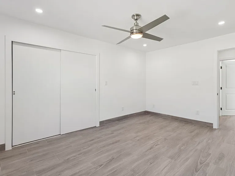 738 S Orange Ave — Photo 33