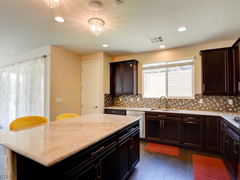 141 Neverland Ave — Photo 8