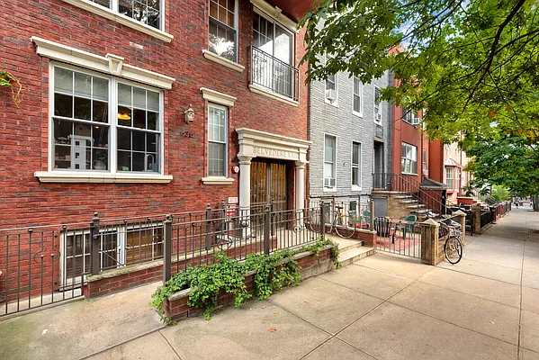 Sold by Bond New York | media 6