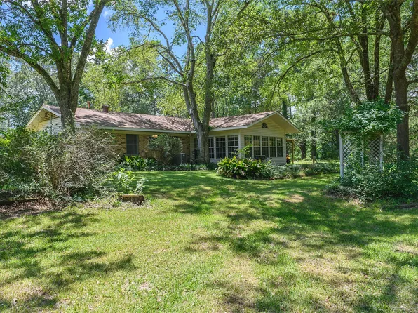 802 Caddo Lease Rd, Mooringsport, LA 71060