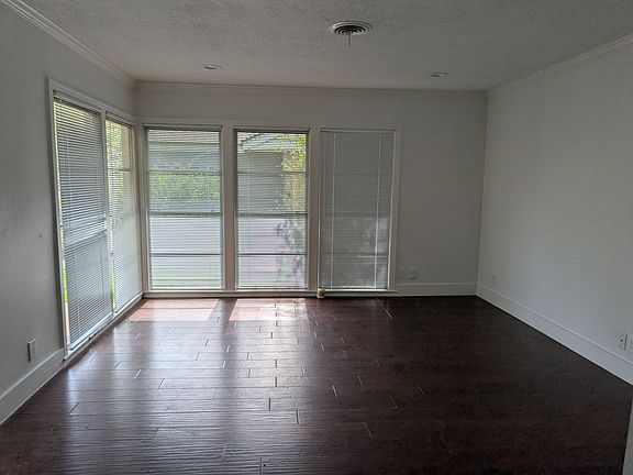 5th image of 4629 Cedar Oaks Ln