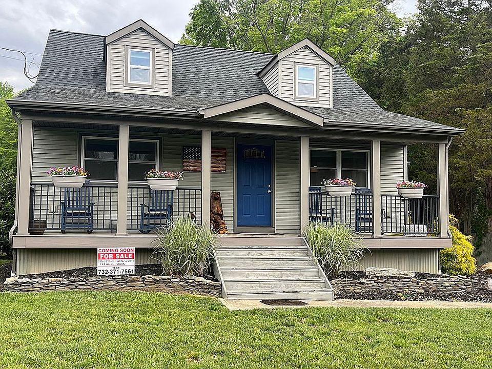 1st image of 256 Matchaponix Ave #22