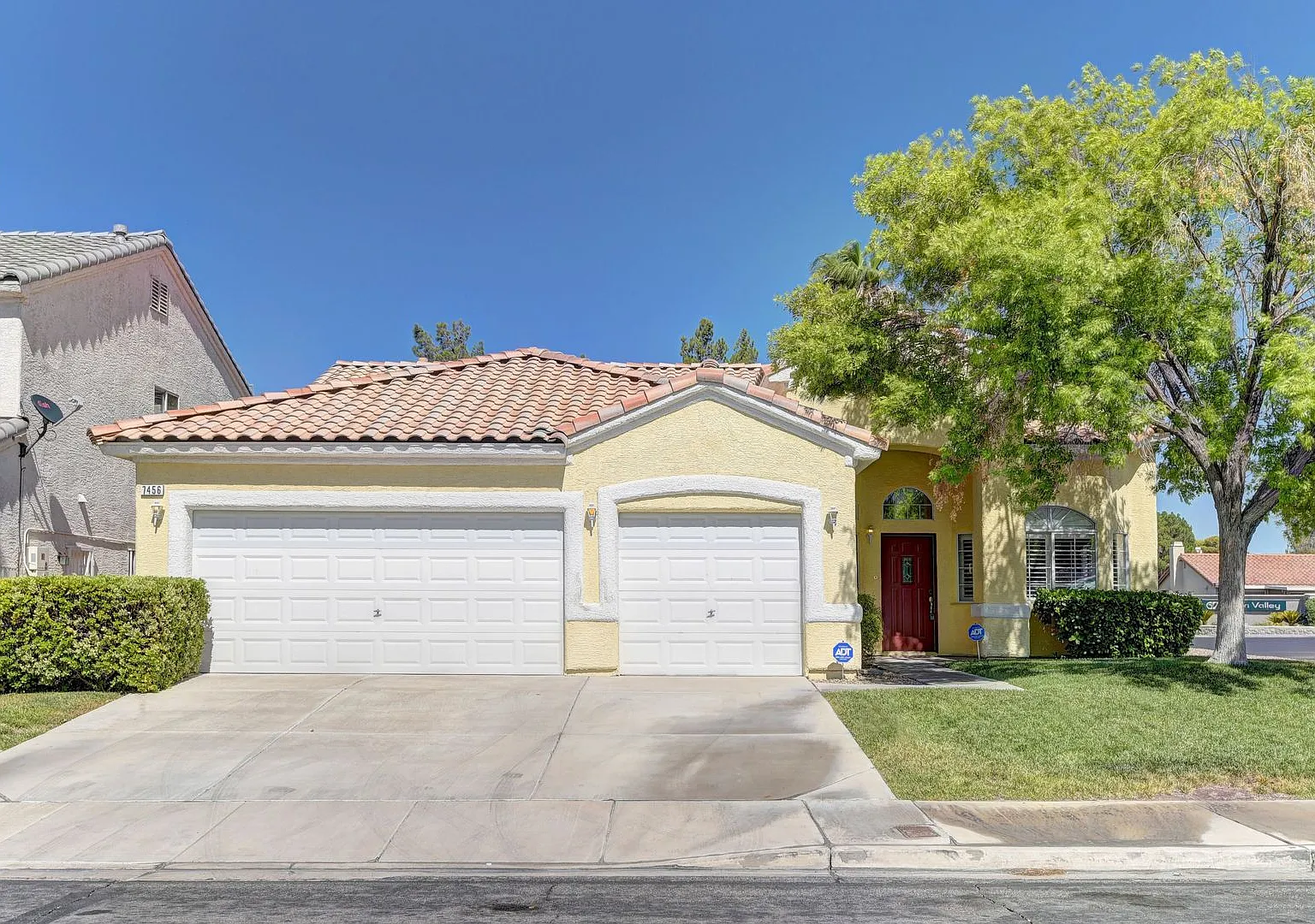 3-Bedroom Home in Prime Las Vegas Location — Photo 2