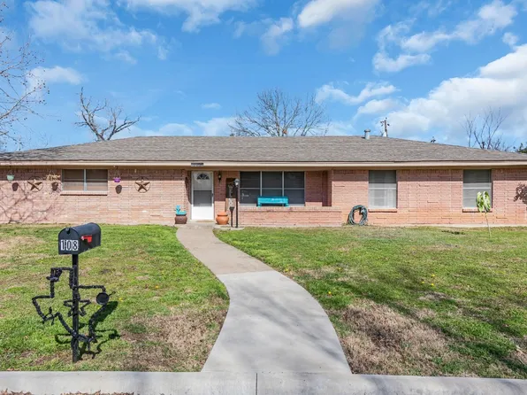 108 W Jessup St, Alvarado, TX 76009