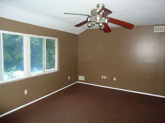 5th image of 64 Ludwig Ln