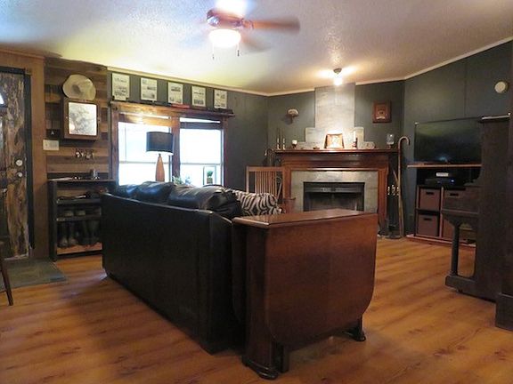 4th image of 161 Ten West Dr