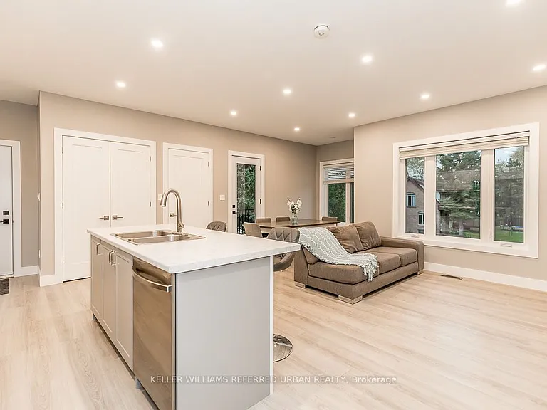 23 Delta Cres — Photo 10