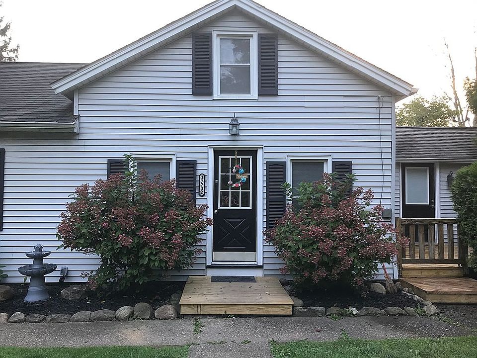 2nd image of 17702 Auburn Rd
