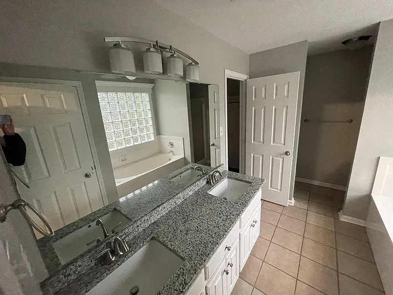 1717 Point West Dr — Photo 50