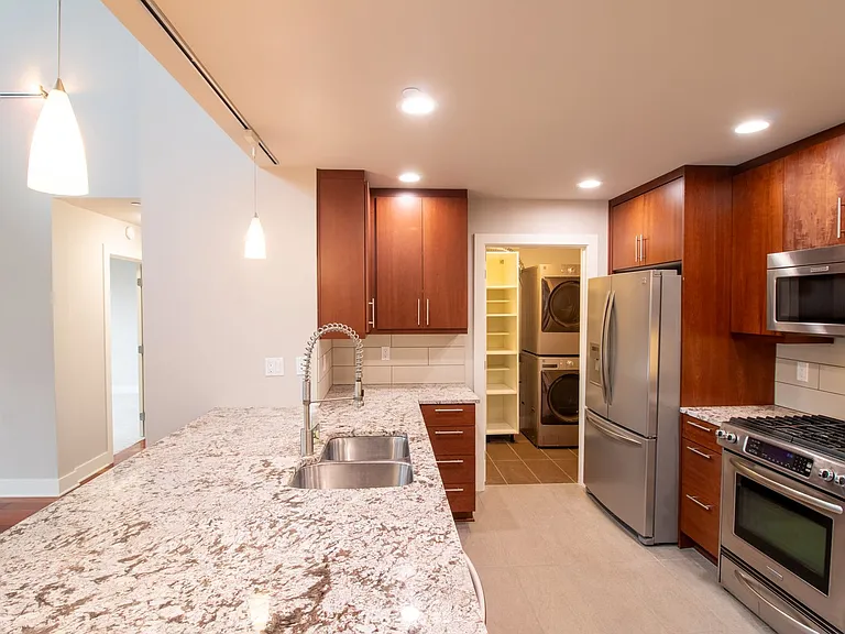 7800 SE 27th St #504 — Photo 4
