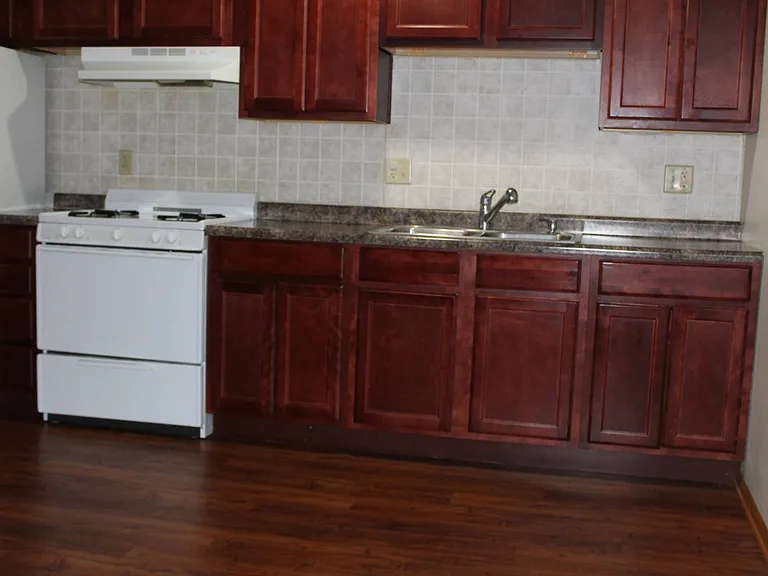 1320 Maple Dr #4 — Photo 2