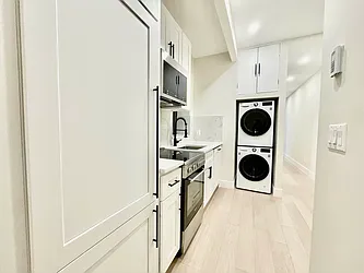 327 East 89th Street, #4E