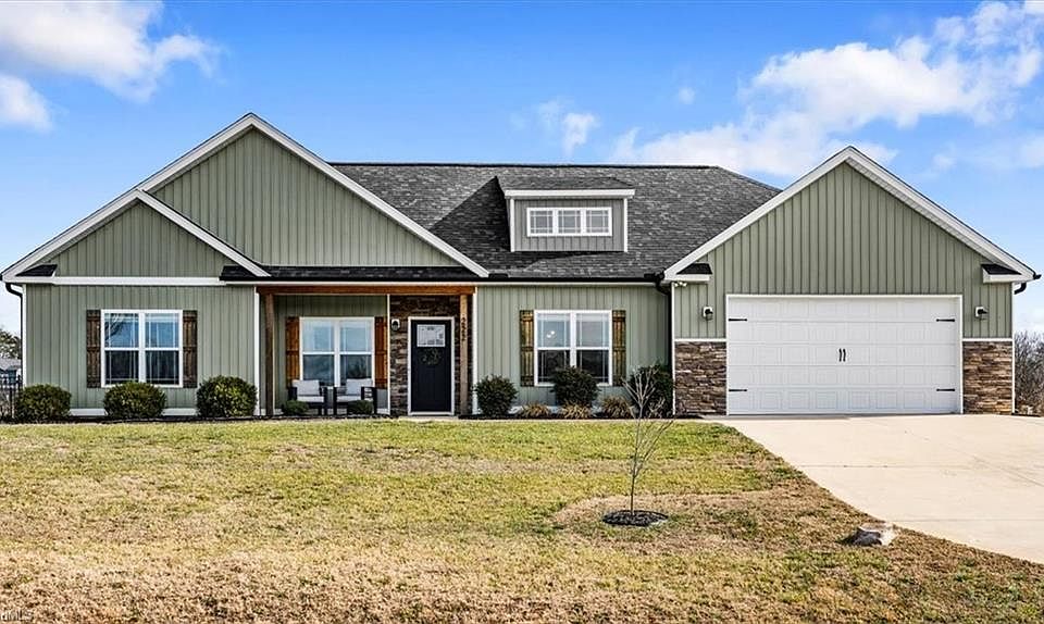 1st image of 222 Fox Meadow Ln