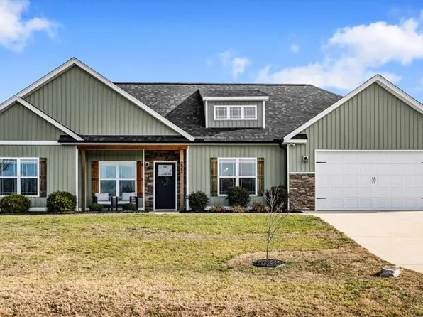 222 Fox Meadow Ln, Winston Salem, NC 27107