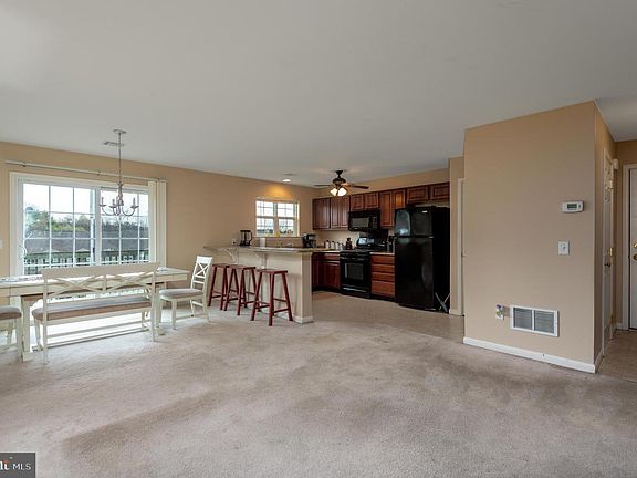 3rd image of 219 Wooley Hollow Ct