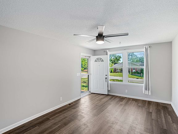 4th image of 282 Southburn Dr