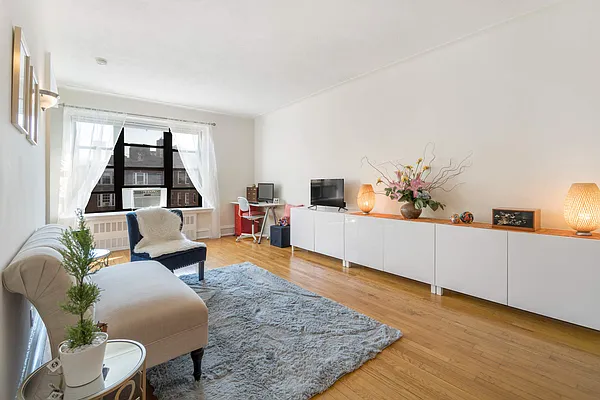 Sold by Compass | media 18