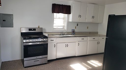 3rd image of 410 1/2 W 7th St