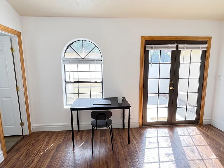 800 Antonio Dr #4 — Photo 5
