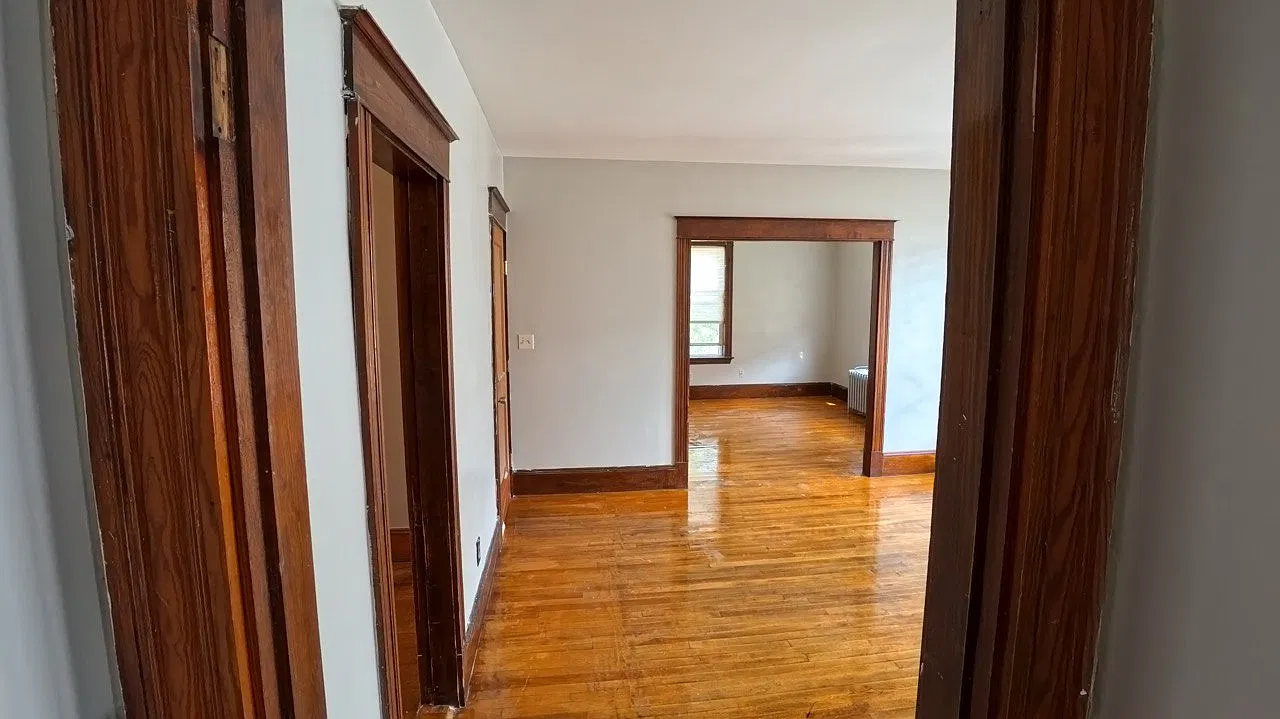 3 bed, 1200 sqft, $1,850 — Photo 3