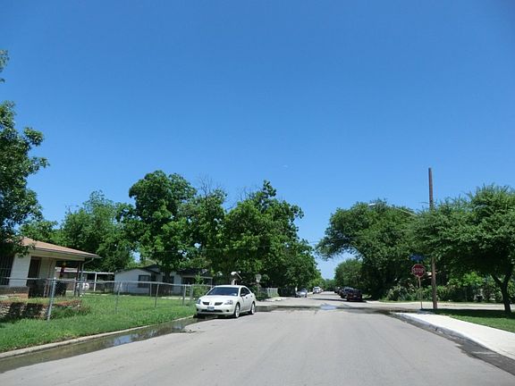 4th image of 1603 Hermine Blvd