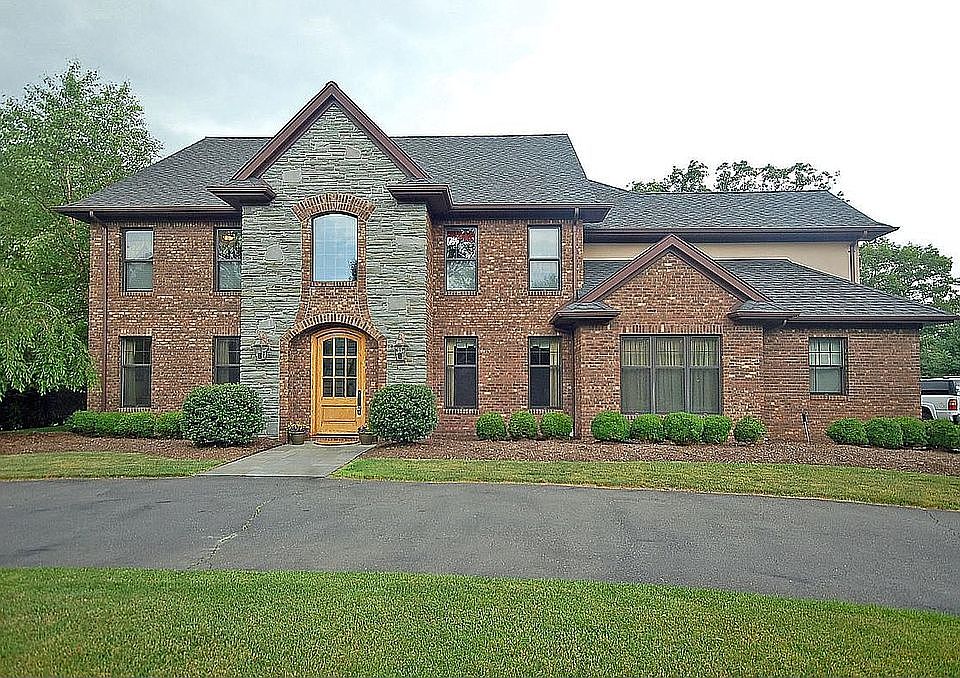 1st image of 1 Coventry Ln