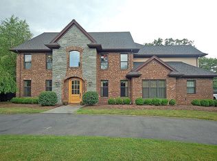 1 Coventry Ln, North Caldwell, NJ 07006