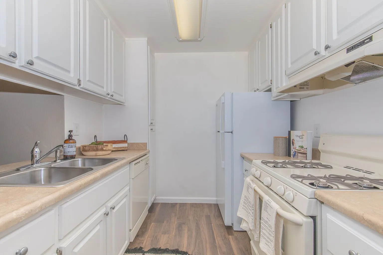 5665 N Fresno St #205 photo 1