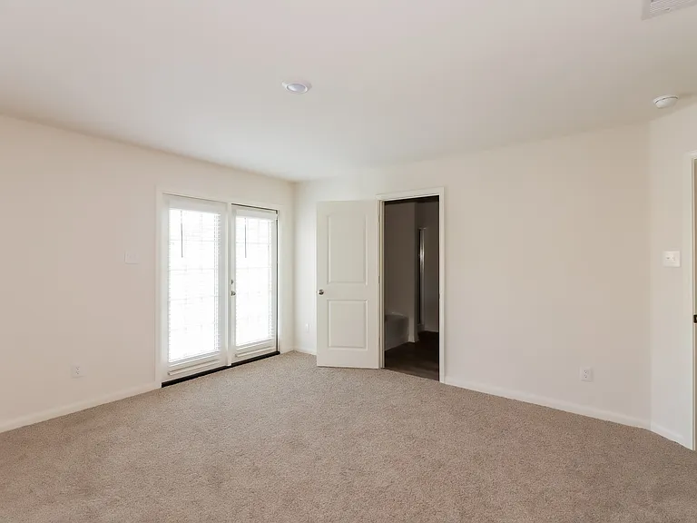 26828 Steinbeck Dr — Photo 8