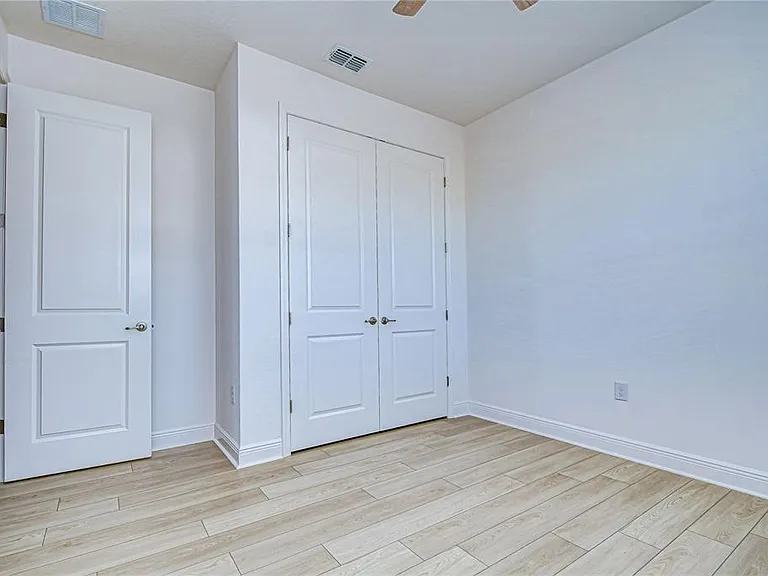 10027 Dolphin Gull Cir — Photo 12