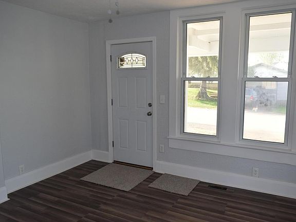 4th image of 45 E King St