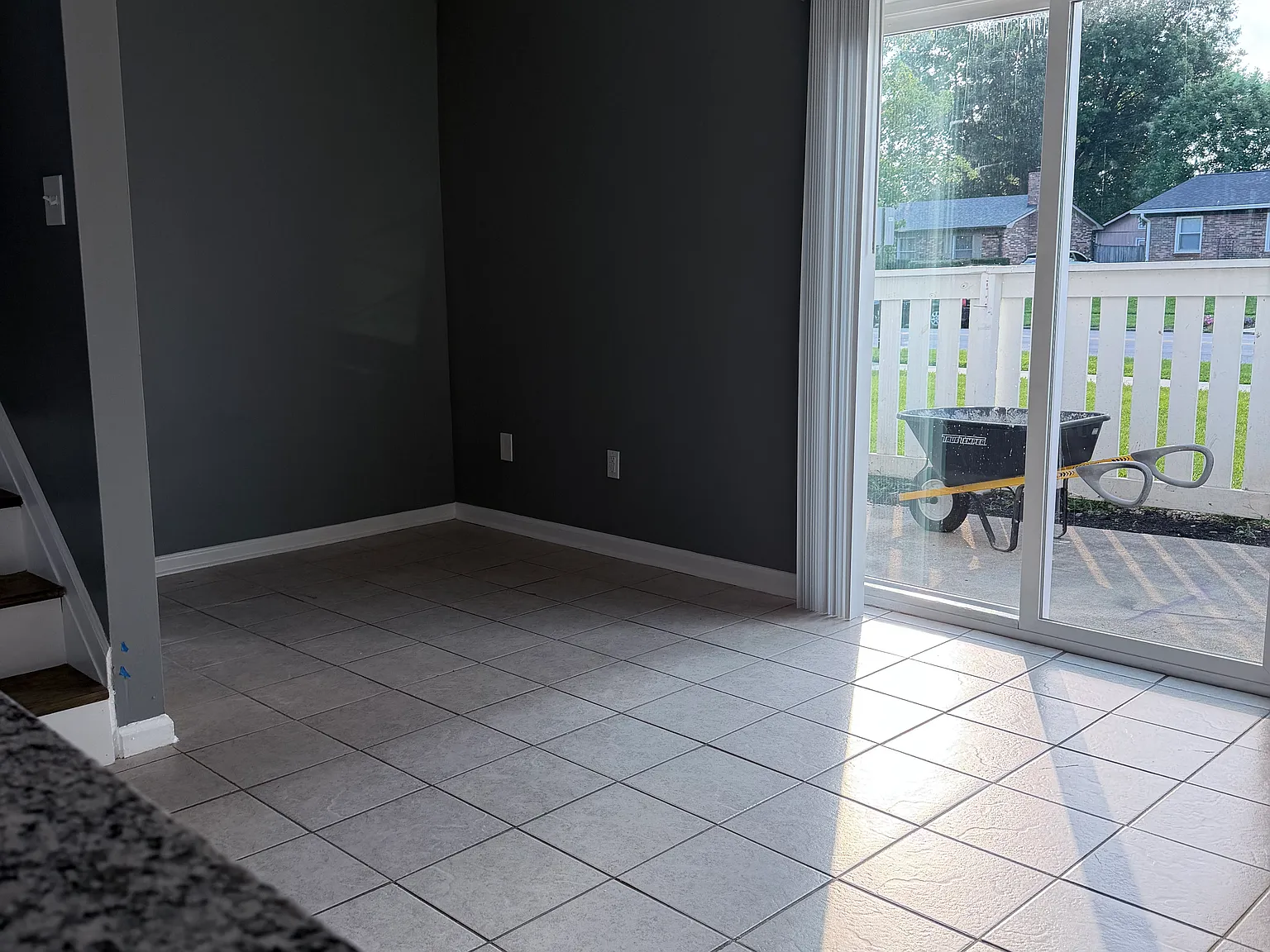 1 bed, 1.5 bath, 844 sqft, $1,225 — Photo 3