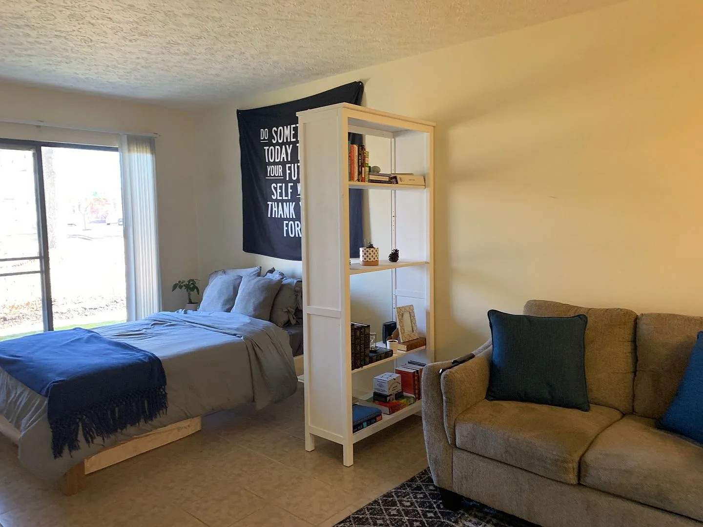 Studio/Efficiency Condo — Photo 3