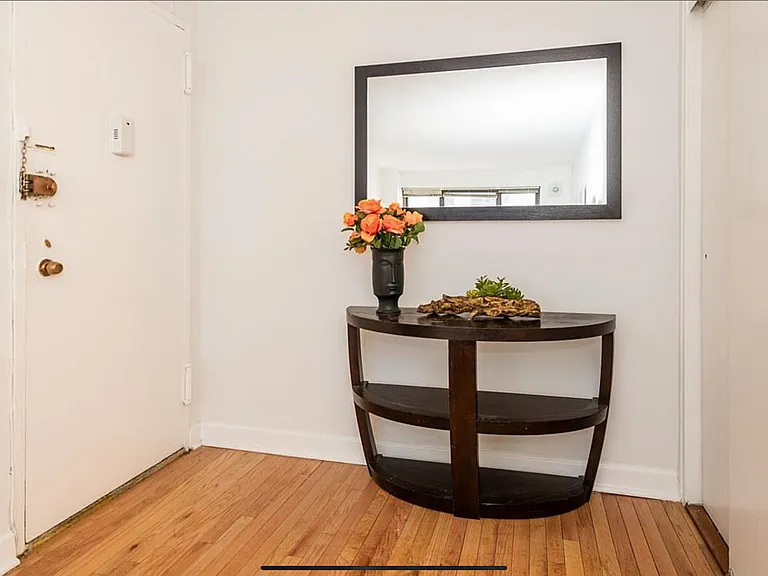 210 E 47th St #6J — Photo 12
