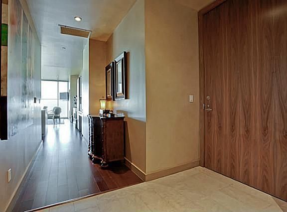 2nd image of 2900 McKinnon St APT 1905