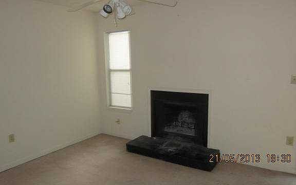 4th image of 105 N Birch St #105