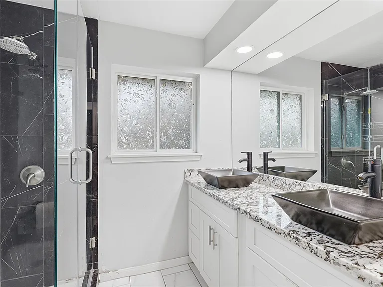 5347 Rutherglenn Dr — Photo 12