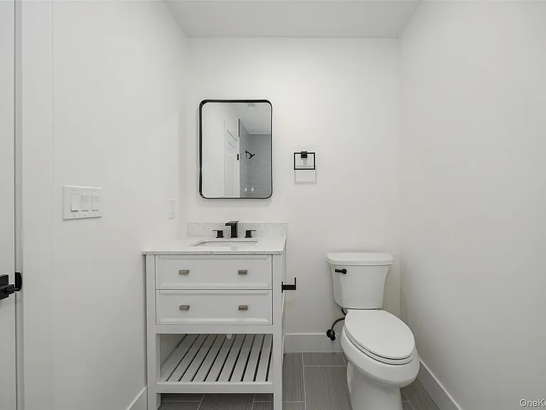 7441 S Broadway — Photo 27