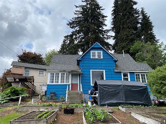 2nd image of 701 S Summit Avenue