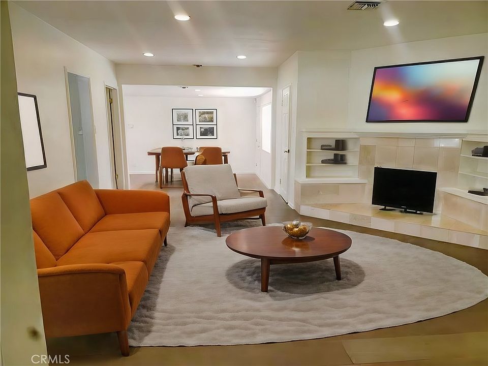 1st image of 22702 Burbank Blvd