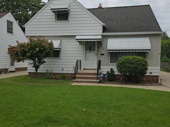 13801 Oak Park Blvd, Garfield Heights, OH 44125