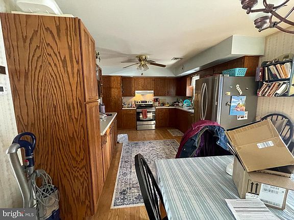 5th image of 901 Denise Dr