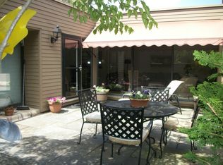 11 Charlton Hill Rd, Hamden, CT 06518