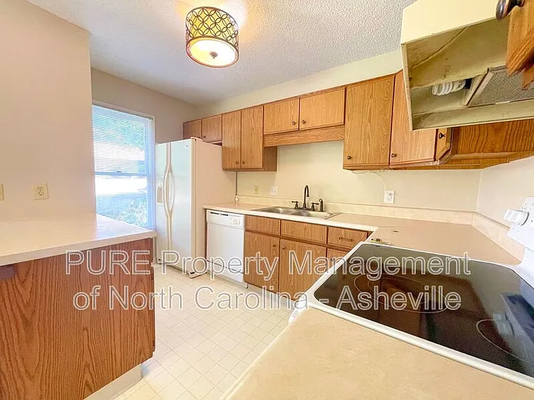 11 Elderberry Ln #B — Photo 4