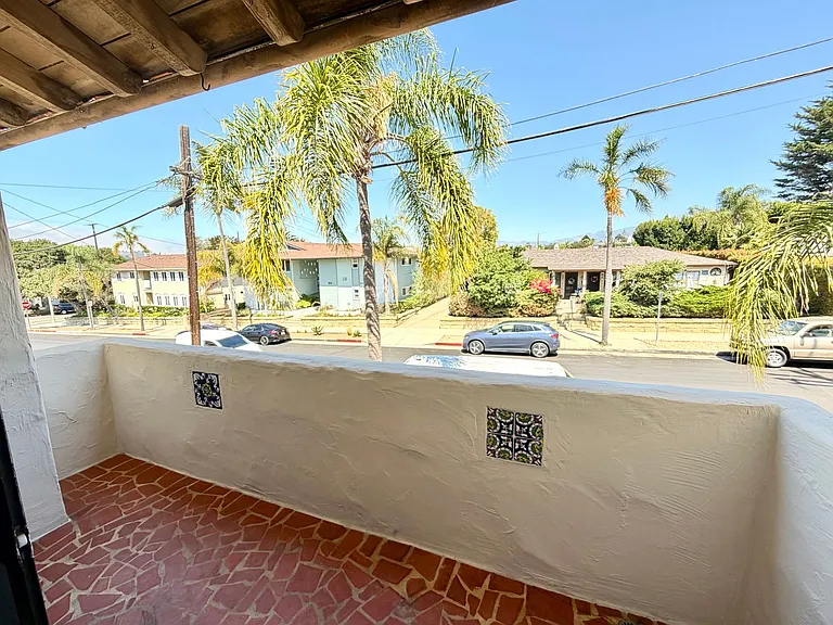 25 W Pedregosa St — Photo 6